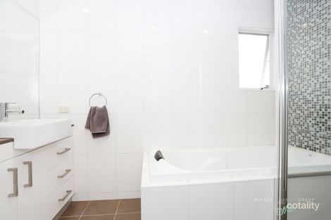 Property photo of 2/12 Admiral Street Seddon VIC 3011