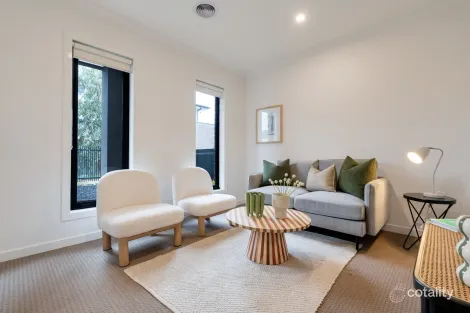 Property photo of 5 Baltic Walk Craigieburn VIC 3064