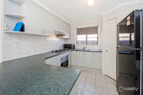 Property photo of 17 Tennyson Circuit Mill Park VIC 3082