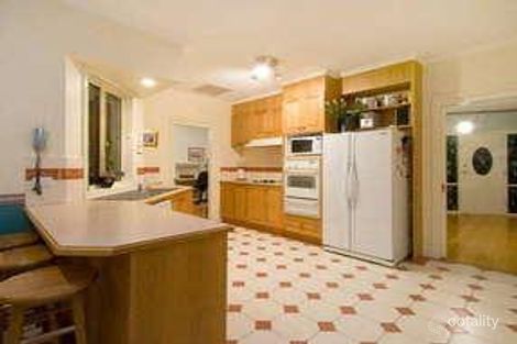 Property photo of 42 Avebury Drive Berwick VIC 3806