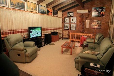 Property photo of 17 Barrymount Crescent Mount Lofty QLD 4350