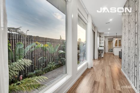 Property photo of 10 Gossia Avenue Craigieburn VIC 3064