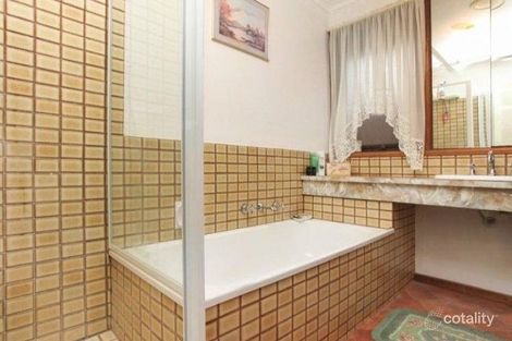 Property photo of 9 Craigmore Place Melton West VIC 3337