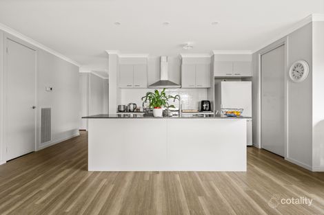 Property photo of 35 Yarrabee Drive Wirlinga NSW 2640