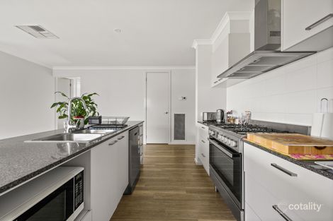 Property photo of 35 Yarrabee Drive Wirlinga NSW 2640