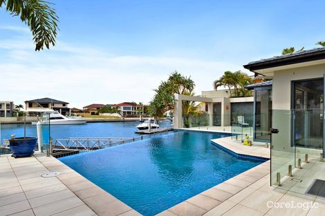 Property photo of 8 Kensington Mews Paradise Point QLD 4216