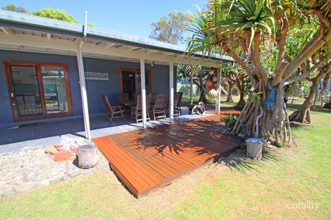 Property photo of 3 Honeysuckle Street Brooms Head NSW 2463