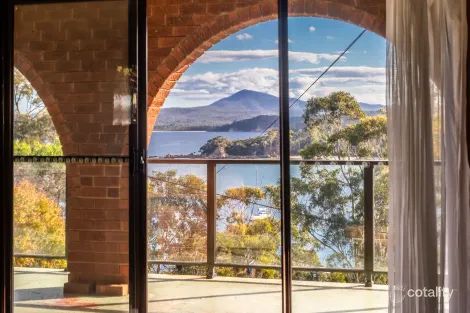 42 Cattle Bay Rd, Eden, NSW 2551