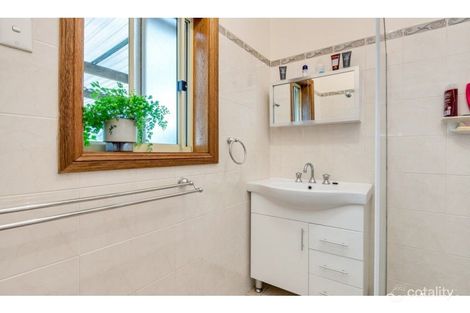 Property photo of 40 Midlow Road Elizabeth Downs SA 5113