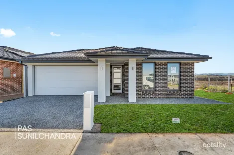 11 Oasis Way, Pakenham, VIC 3810