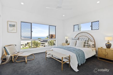 Property photo of 6 Sea Breeze Court Meikleville Hill QLD 4703