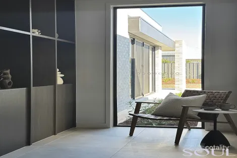 Property photo of 9 Maher Circuit Griffith NSW 2680