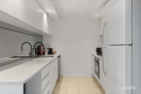 Property photo of 105/11 Compass Drive Biggera Waters QLD 4216
