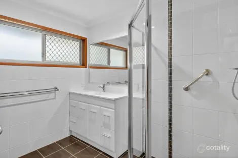 Property photo of 31 Deakin Avenue Southport QLD 4215