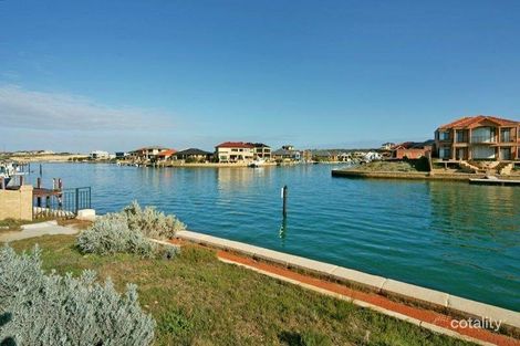 Property photo of 11 Bluewater Retreat Wannanup WA 6210