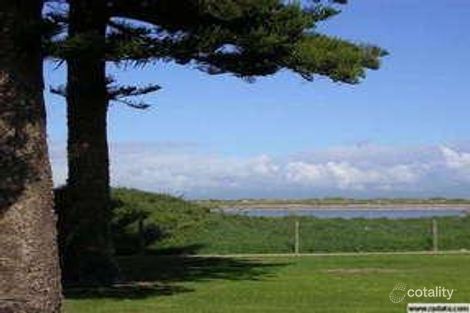 2 Saunders St, Safety Bay, WA 6169