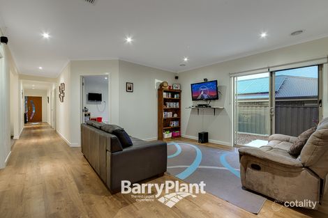 Property photo of 2 Abrehart Road Pakenham VIC 3810