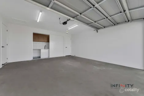 Property photo of 11 Duncliffe Road Truganina VIC 3029