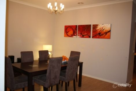 Property photo of 37 Mallee Circuit Pakenham VIC 3810
