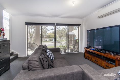 Property photo of 21 Lithgow Way Mooroolbark VIC 3138