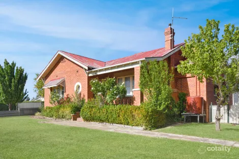 44 Darlington Rd, Stawell, VIC 3380