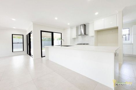 Property photo of 10 Avalon Point Clifton Beach QLD 4879