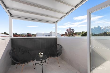 Property photo of 51 Beveridge Crescent Forde ACT 2914