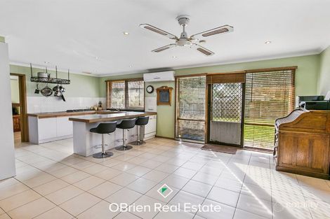 Property photo of 8 Carrington Crescent Carrum Downs VIC 3201