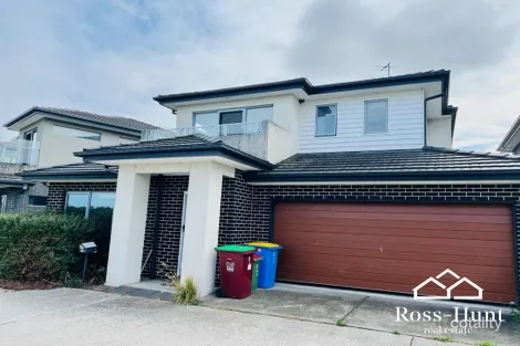 Property photo of 10 Metro Circuit Berwick VIC 3806