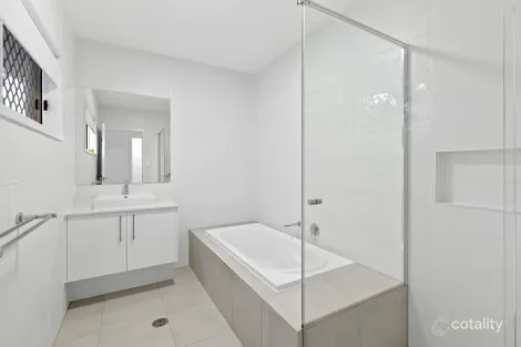 Property photo of 74 Francis Street Ormiston QLD 4160