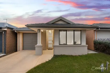 Property photo of 42 Tarlo Drive Tarneit VIC 3029