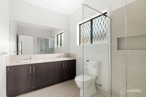 Property photo of 32 Carmen Road Point Cook VIC 3030