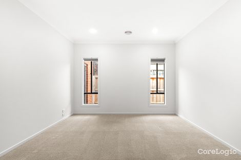 Property photo of 32 Carmen Road Point Cook VIC 3030