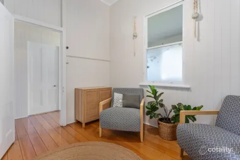 Property photo of 5 Lobley Street Ipswich QLD 4305