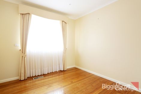 Property photo of 9 Barnard Court Sunshine VIC 3020