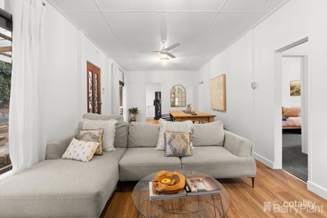 Property photo of 11 Edmunds Road Cockatoo VIC 3781