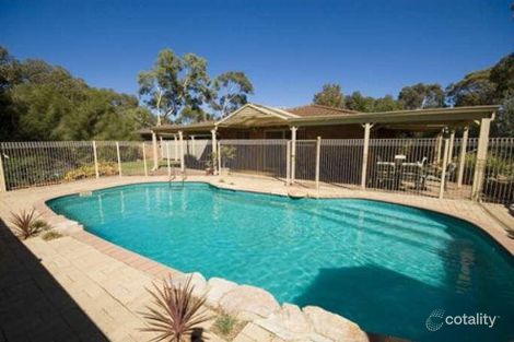 2 Oberon Gr, Mount Nasura, WA 6112