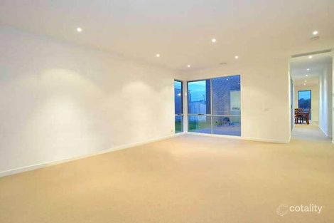 Property photo of 37 Ringtail Circuit Maidstone VIC 3012