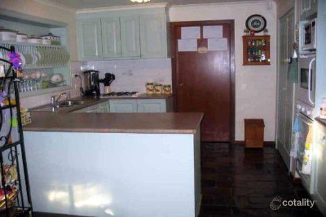 Property photo of 42 Denton Drive Endeavour Hills VIC 3802