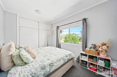 Property photo of 33 Park Avenue Emerald QLD 4720