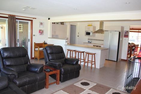 Property photo of 106 Scott Court Narromine NSW 2821