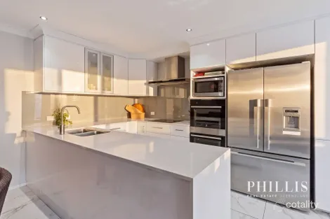 Property photo of 3/113 Whiting Street Labrador QLD 4215