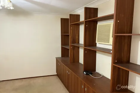 Property photo of 10 Radcliffe Street Ingleburn NSW 2565