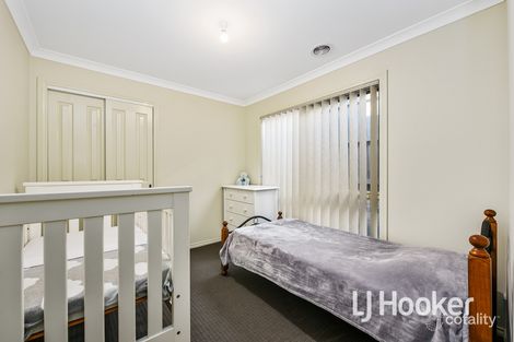 Property photo of 2/64 Ahern Road Pakenham VIC 3810