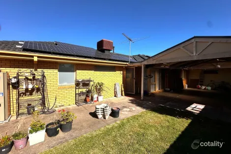 Property photo of 43 Springfield Crescent Hampton Park VIC 3976