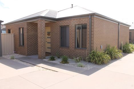 Property photo of 2/94 Mitchell Street Wodonga VIC 3690
