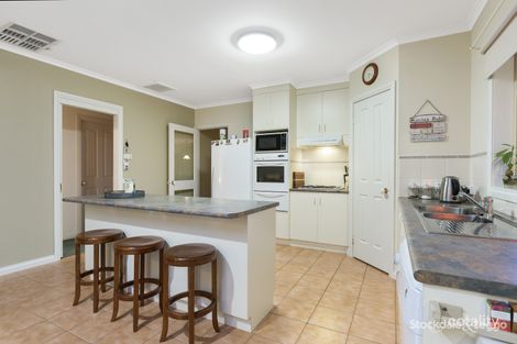 Property photo of 2 Roselands Court Langwarrin VIC 3910
