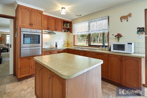 Property photo of 16 Streitbergs Road Darnum VIC 3822