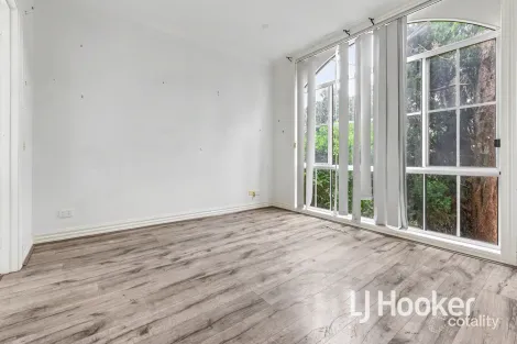Property photo of 7 Candlebark Close Hampton Park VIC 3976