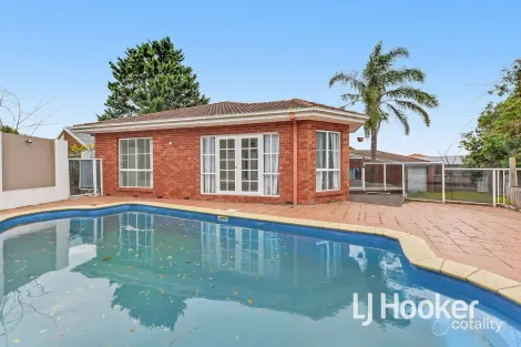 Property photo of 7 Candlebark Close Hampton Park VIC 3976
